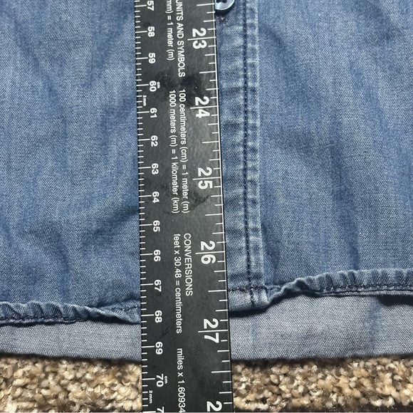 Express Women’s Large Light Blue Denim Shirt - Picture 9 of 13
